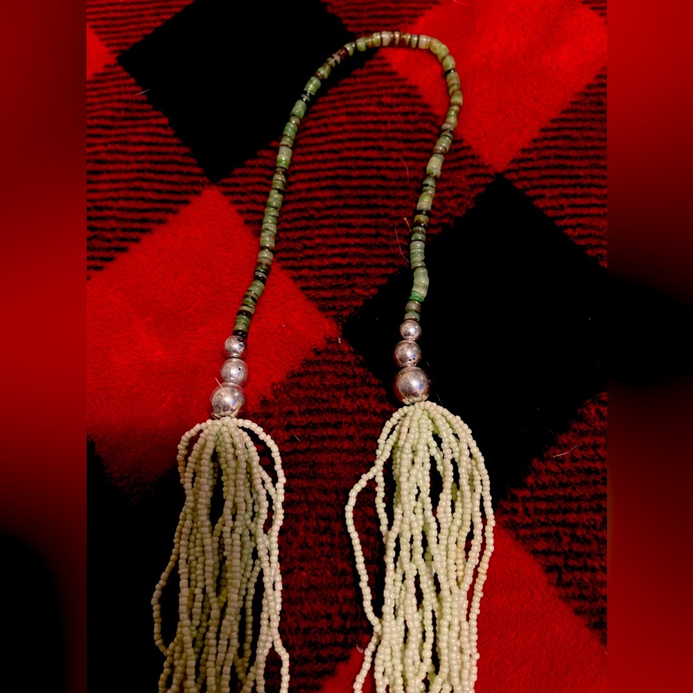 ❤️NWOT❤️Beautiful beads & coral necklace❤️light green where the necklace drops❤️